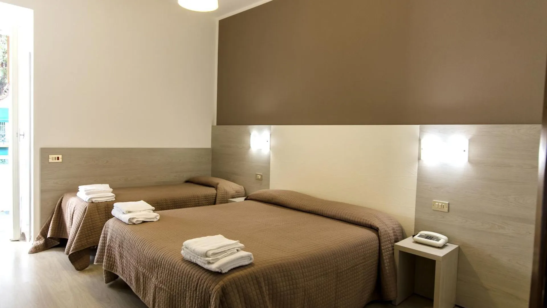 **  Hotel Villa Alberta B&B Cesenatico Itália
