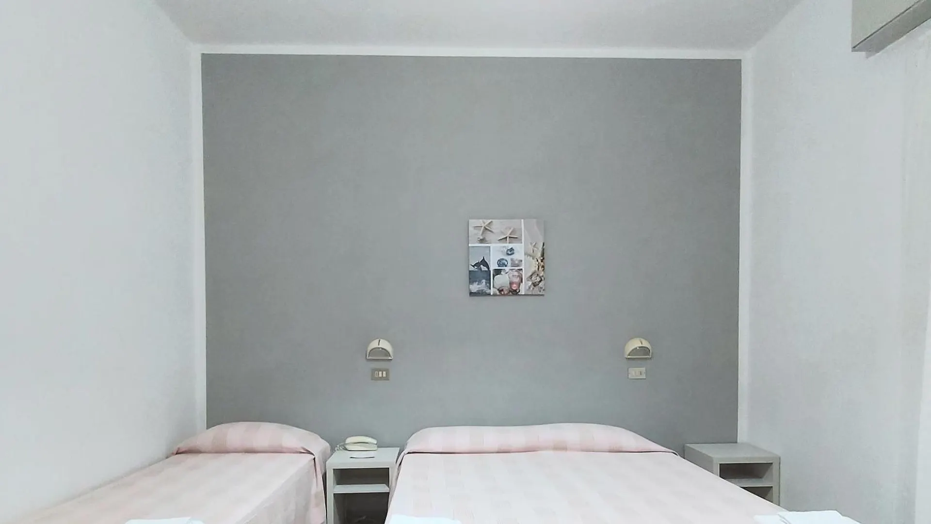 Hotel Villa Alberta B&B Cesenatico 2*,  Itália